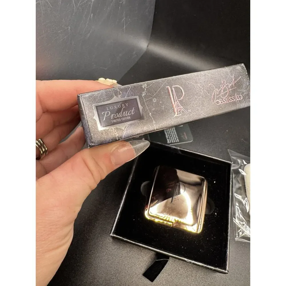 LA PREDIRE PRESTIGE PARIS La Belle Flawless Matte Pressed Powder Foundation